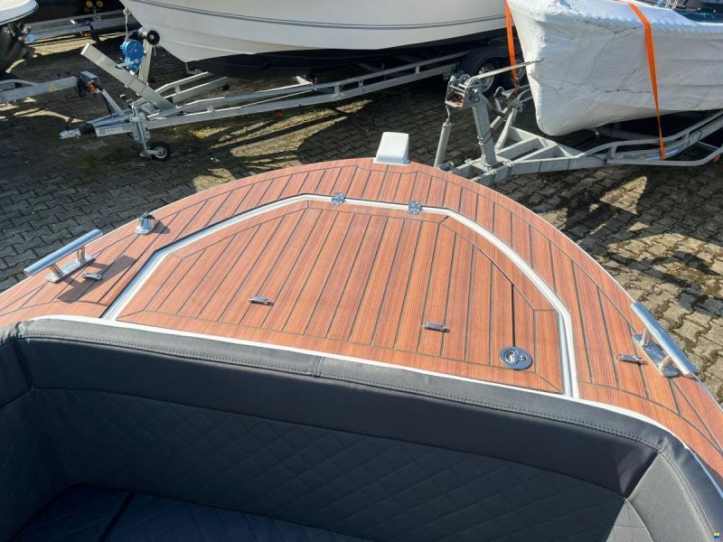 Maxima 650 Flying lounge eindejaars aanbieding!