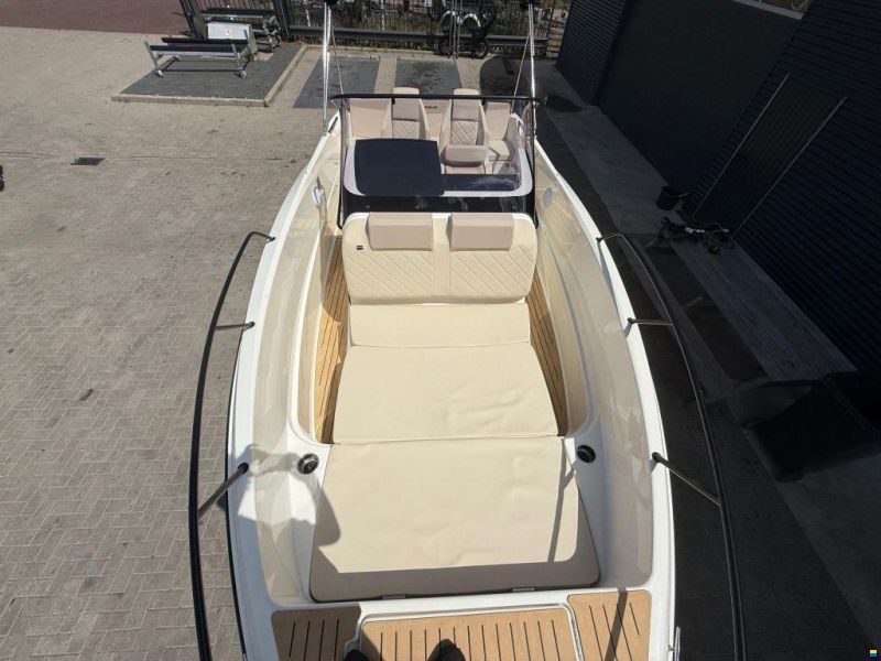 Quicksilver 705 Open