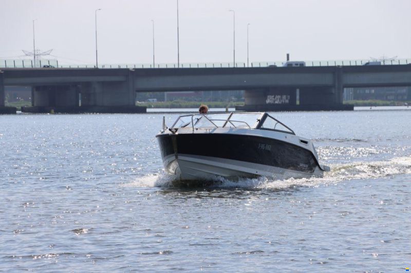 Quicksilver 675 Bowrider