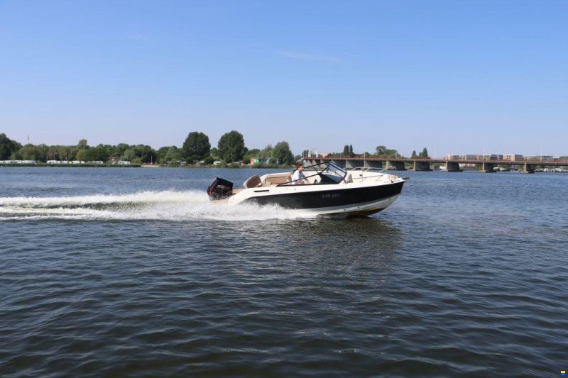 Quicksilver 675 Bowrider
