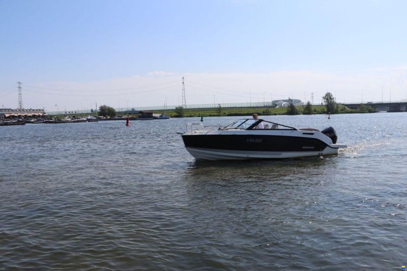 Quicksilver 675 Bowrider