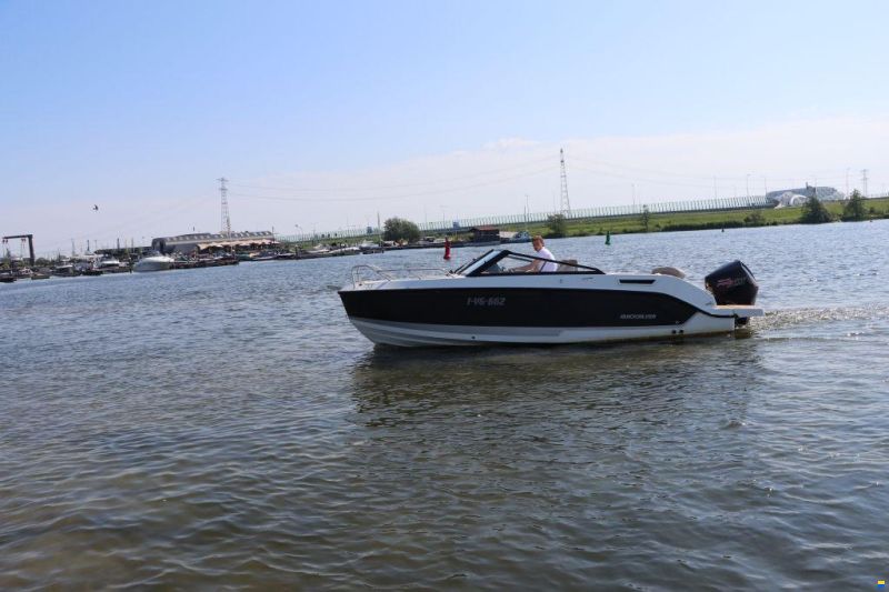 Quicksilver 675 Bowrider