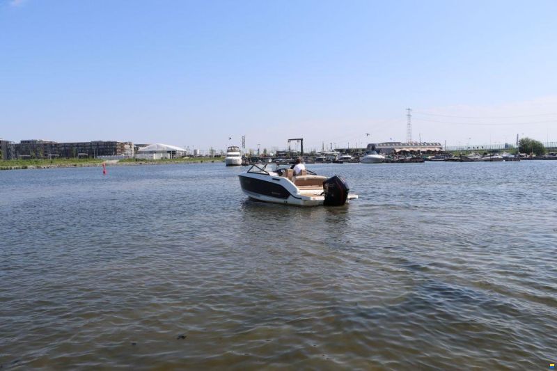 Quicksilver 675 Bowrider