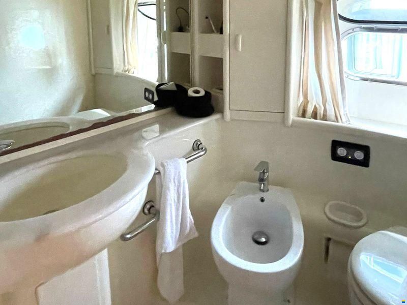 Ferretti 620