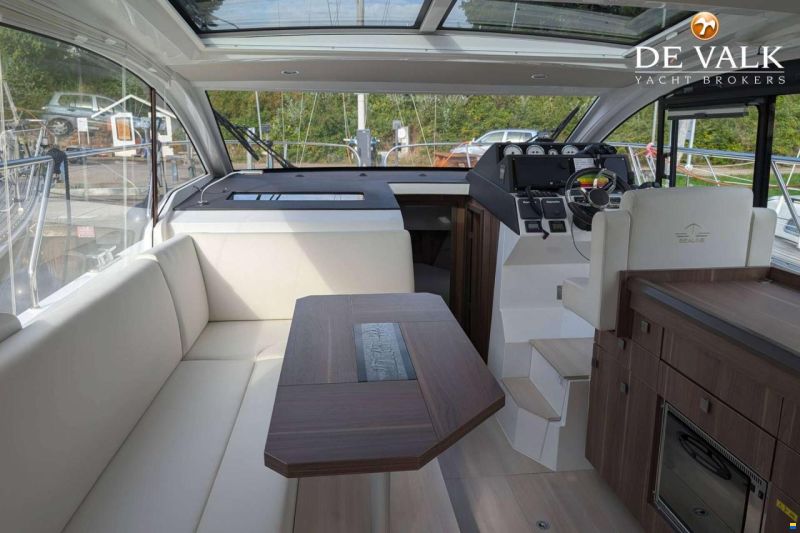 Sealine C330