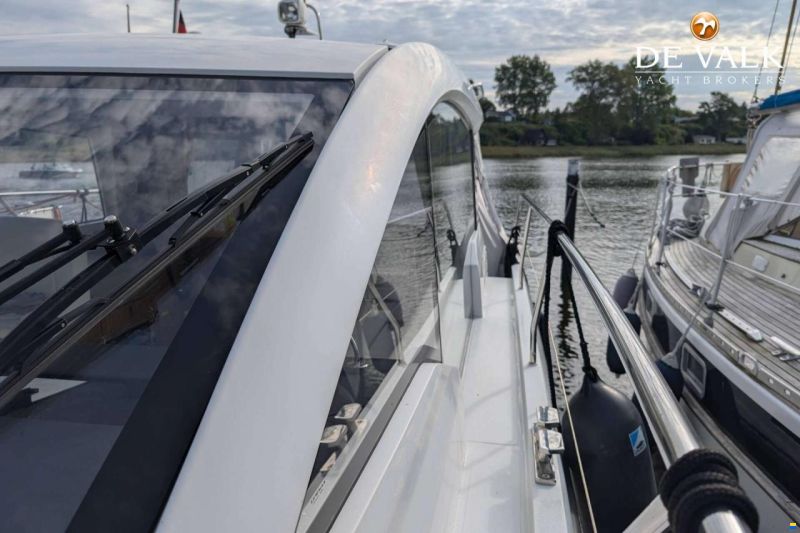 Sealine C330