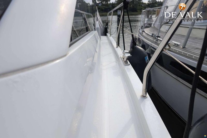 Sealine C330