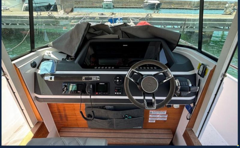 Axopar 28 CABIN BRABUS