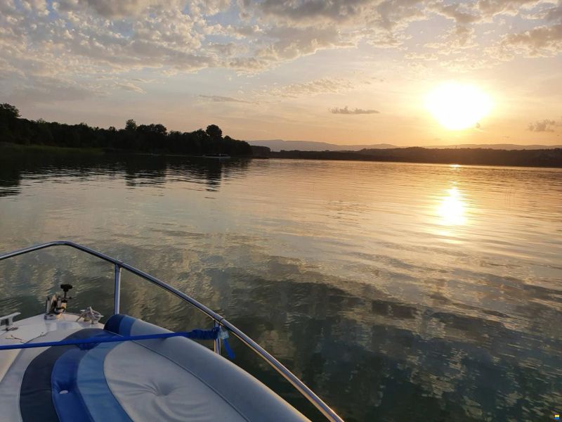 Nova Marine Fiberglass Winner 18