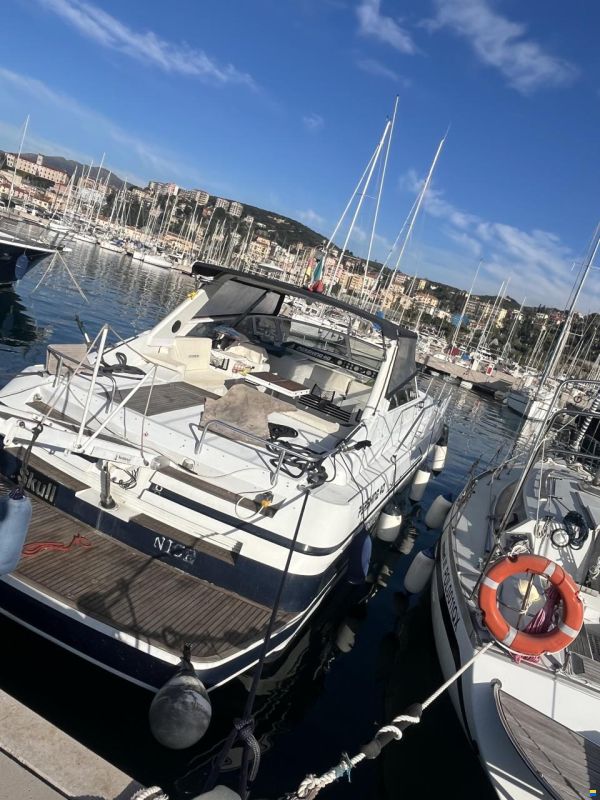 Pershing 40