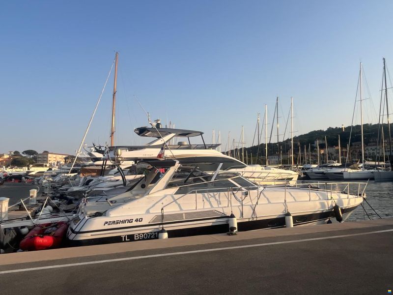 Pershing 40