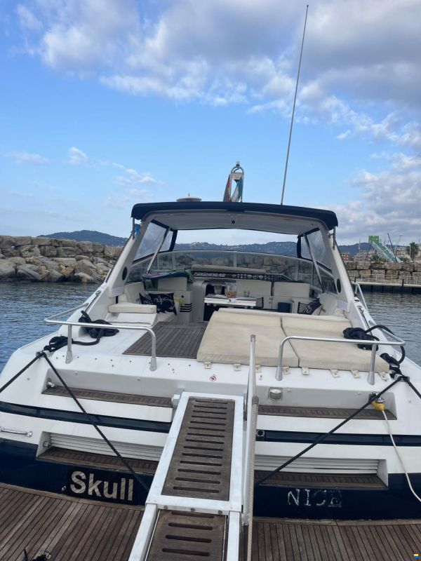 Pershing 40