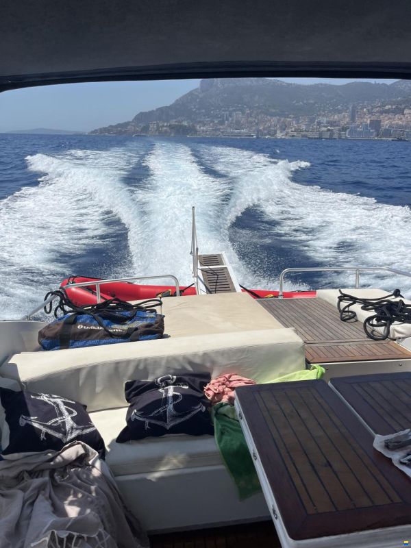 Pershing 40