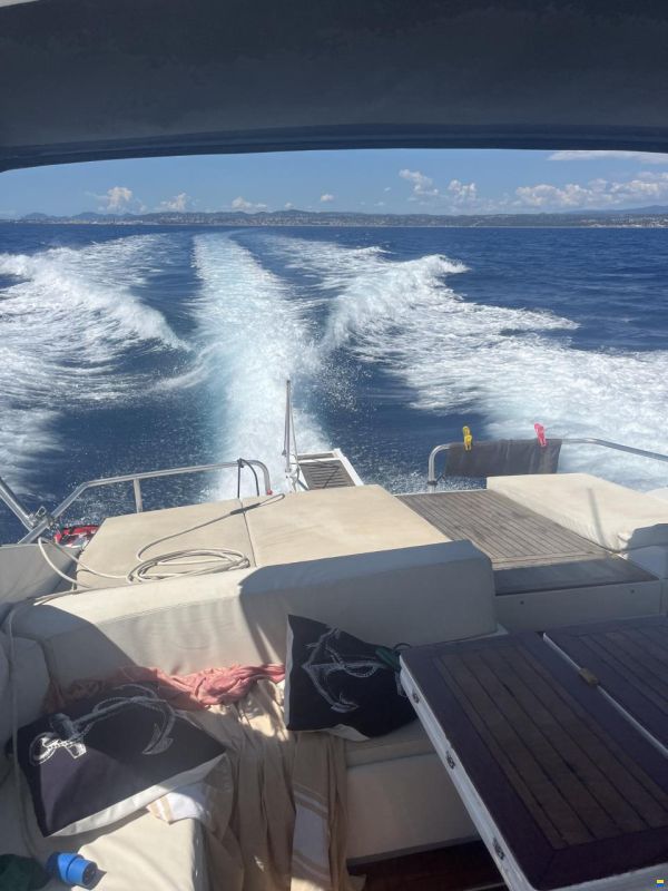Pershing 40