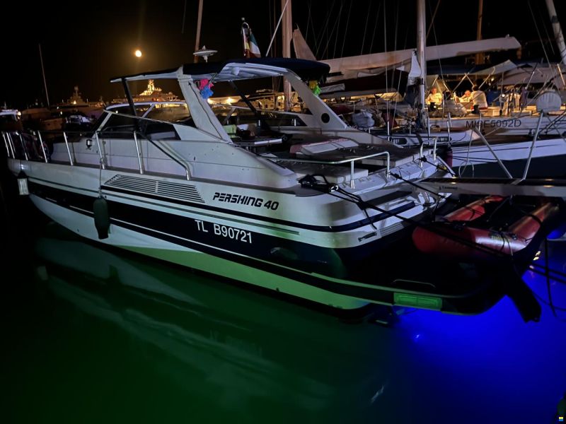 Pershing 40