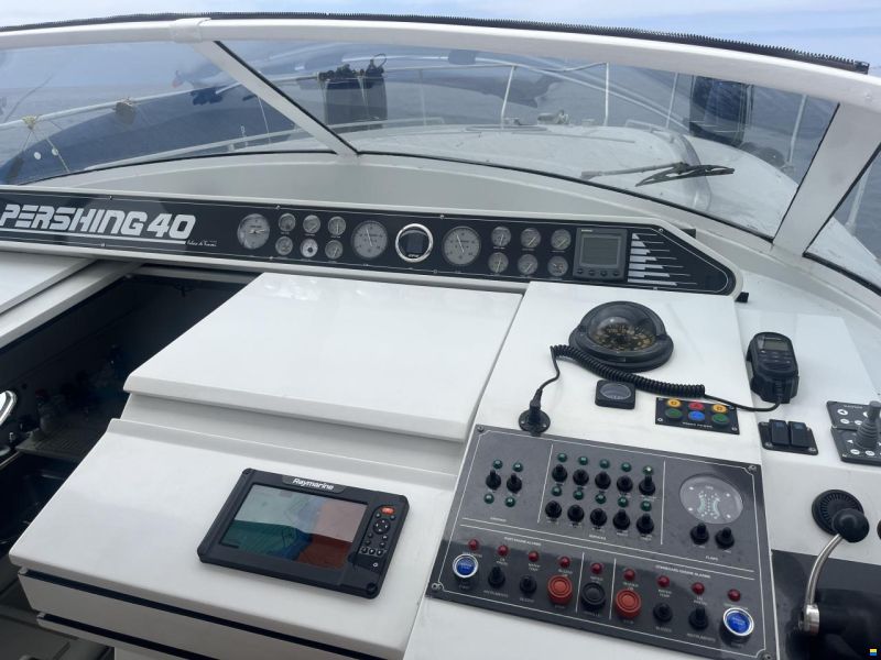 Pershing 40
