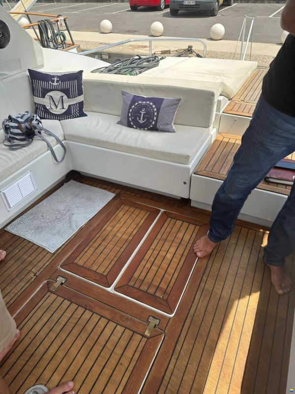 Pershing 40