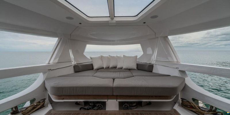 Ferretti INFYNITO 90