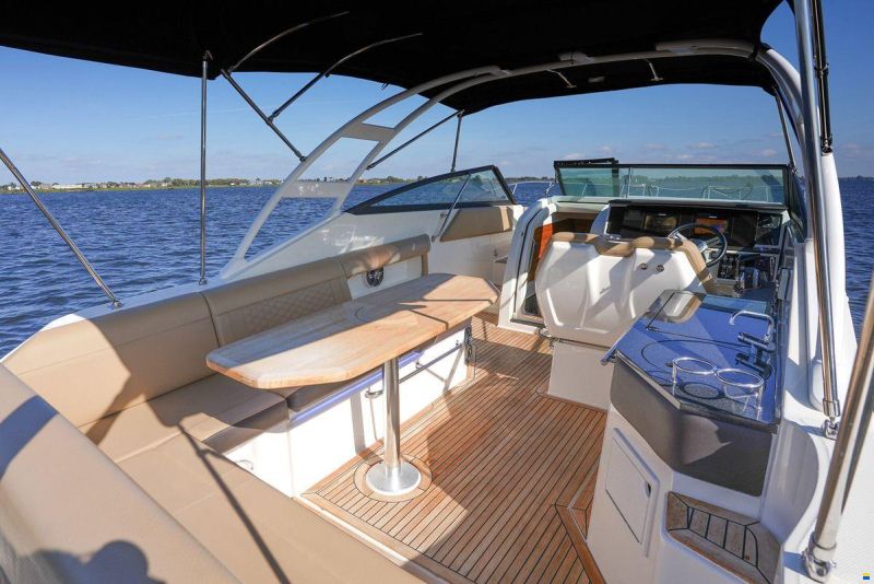 Sea Ray Sundancer 290