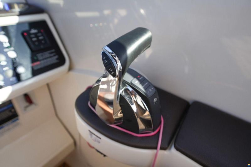 Sea Ray Sundancer 290