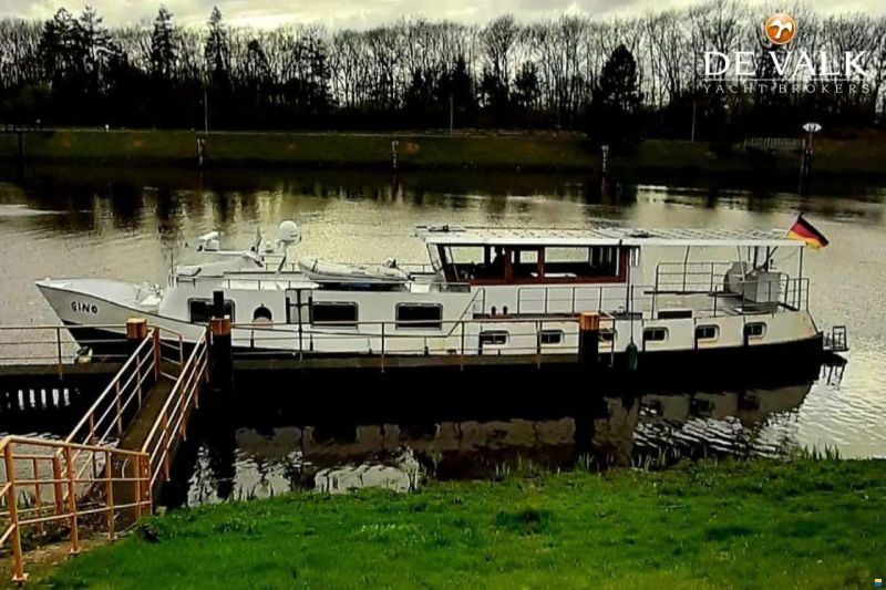 Luxe motor 22 m