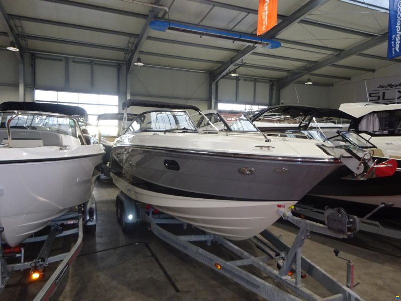 Sea Ray 250 SSE