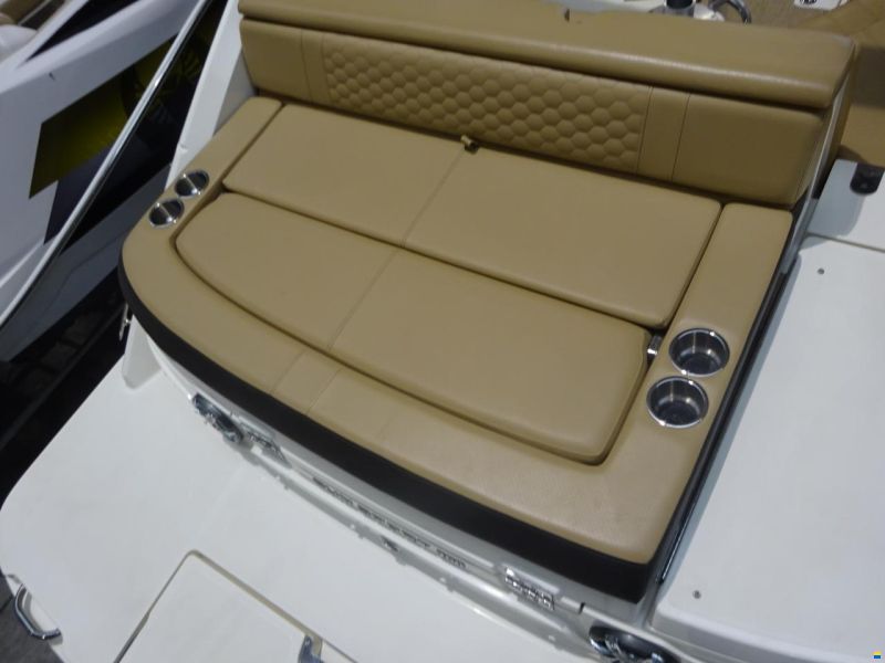 Sea Ray 250 SSE