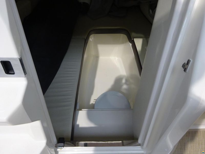 Sea Ray 250 SSE