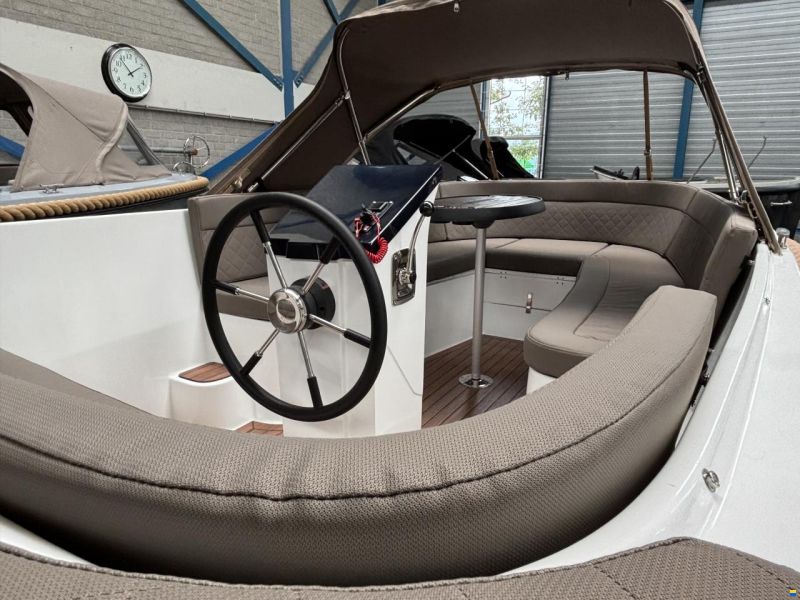 Maxima 600 Tender