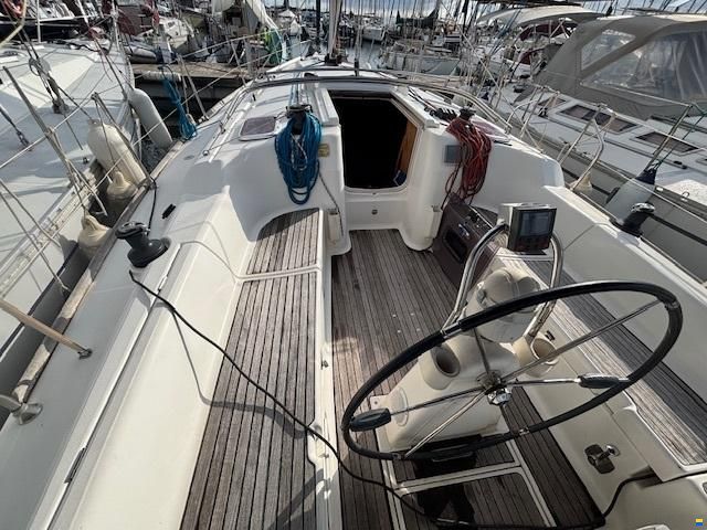 Dufour 365