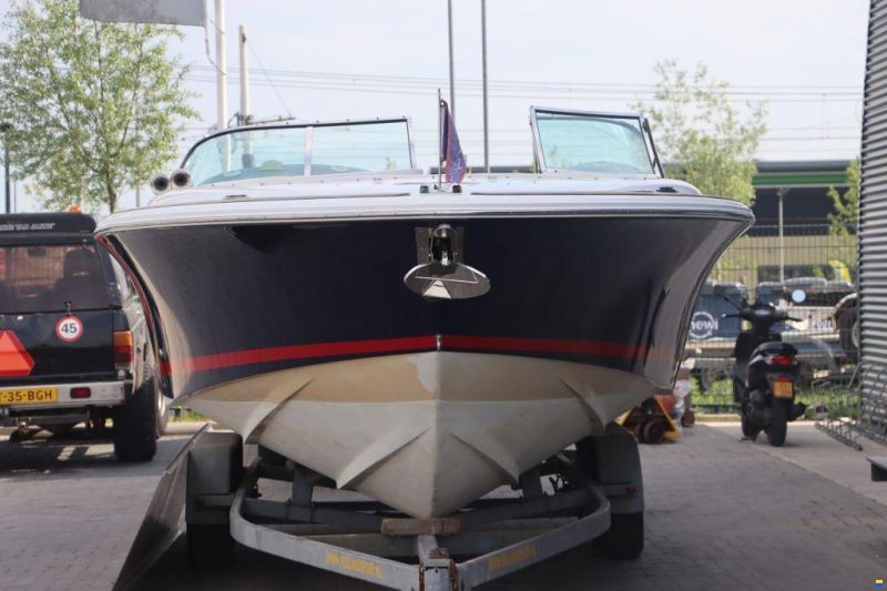 Chris Craft 28 Launch