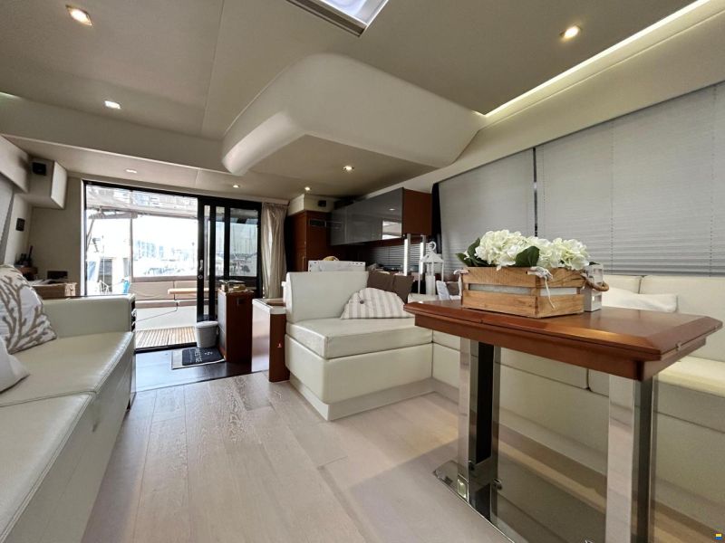 Prestige 550 Fly