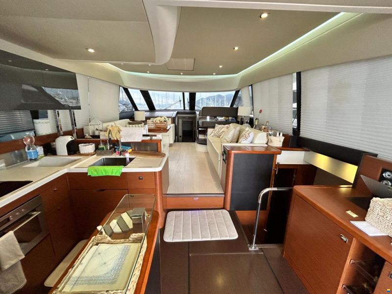 Prestige 550 Fly