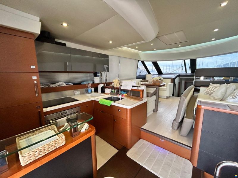 Prestige 550 Fly