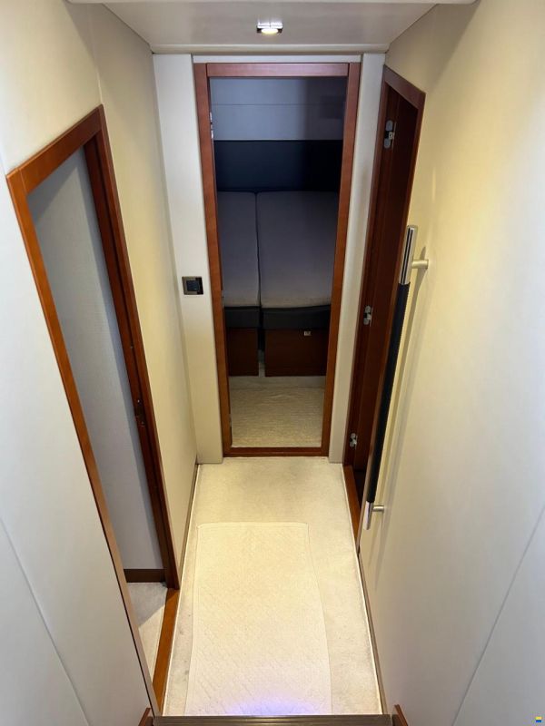 Prestige 550 Fly