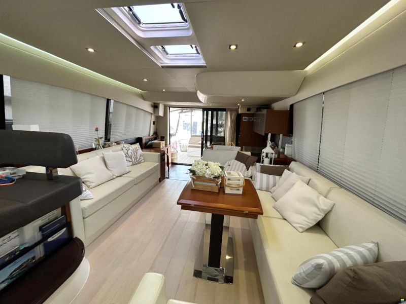 Prestige 550 Fly