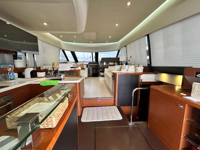 Prestige 550 Fly