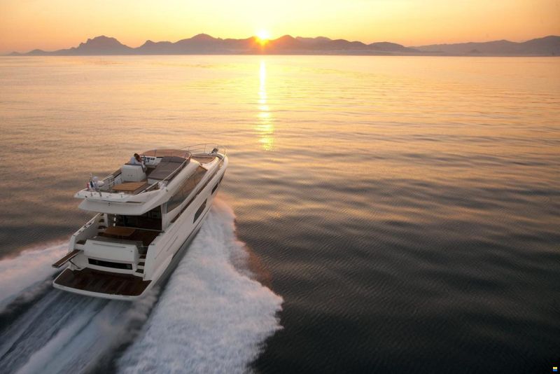 Prestige 550 Fly