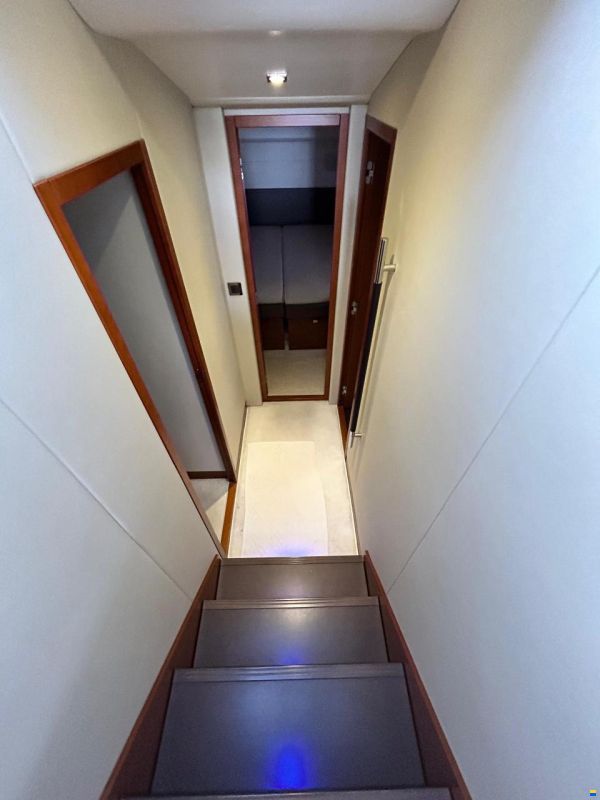 Prestige 550 Fly