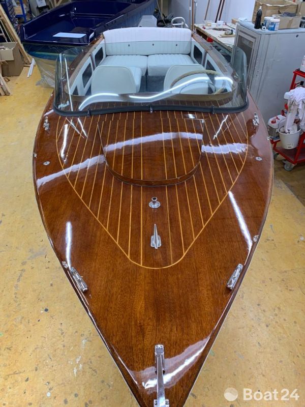 Holzboot-Klassiker mit E-Motor