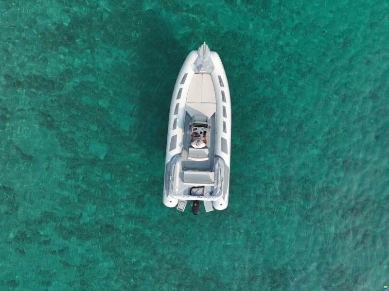 Ranieri SPLENDIDIO GOMMONE RANIERI CAYMAN 21 SPO