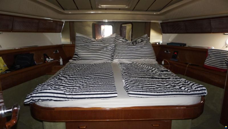 Ferretti 53