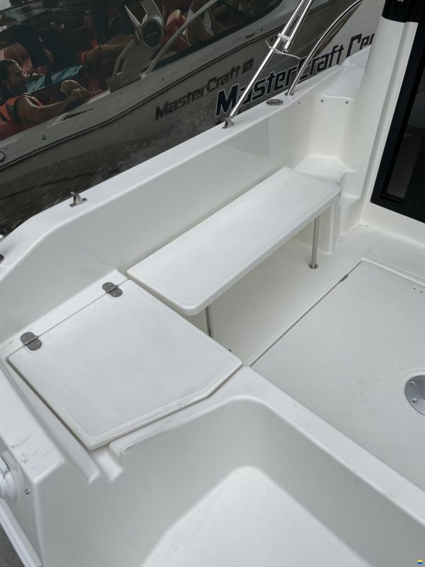 Manara Pilothouse 21'
