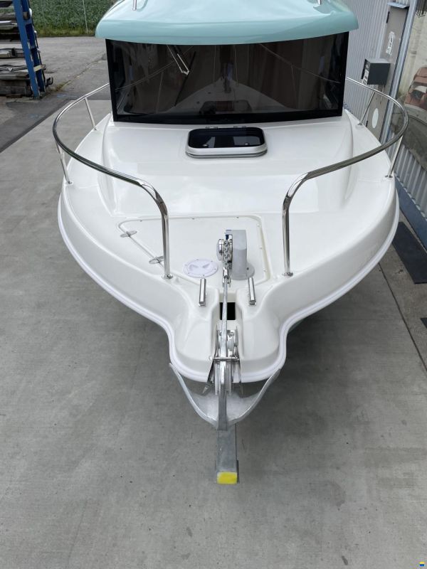 Manara Pilothouse 21'