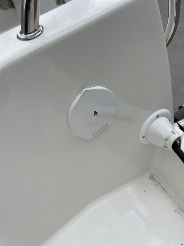 Manara Pilothouse 21'