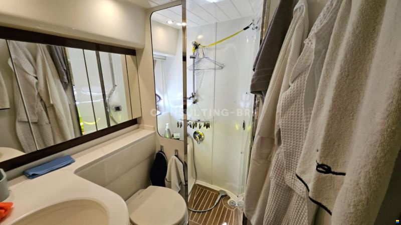 Princess V 48 HT