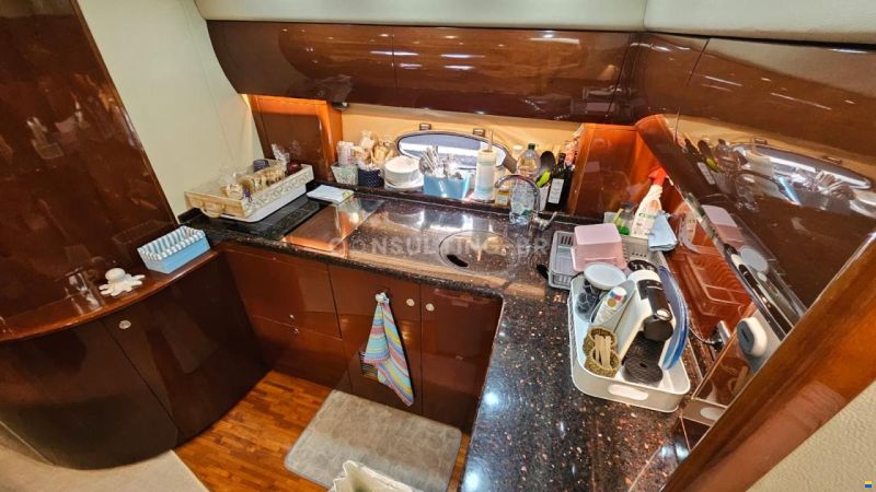 Princess V 48 HT