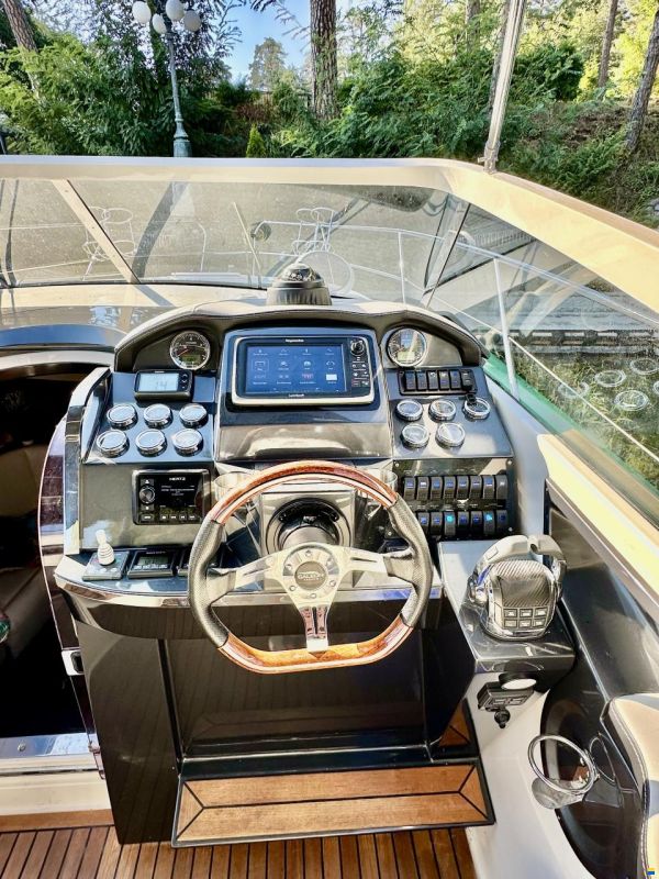 Galeon 325 Open