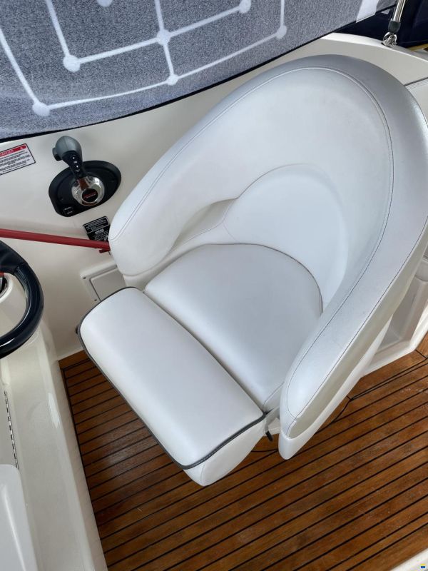 Sea Ray 255 Sundancer