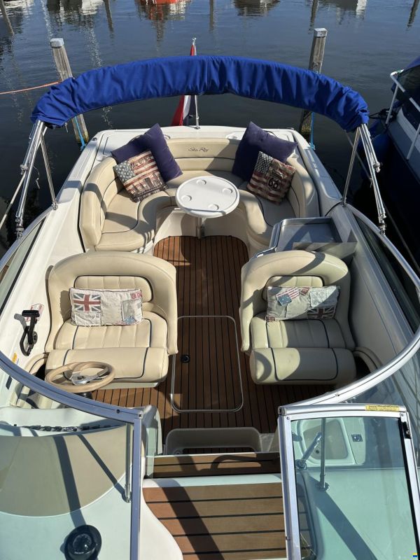 Sea Ray 260 Overnighter Signature